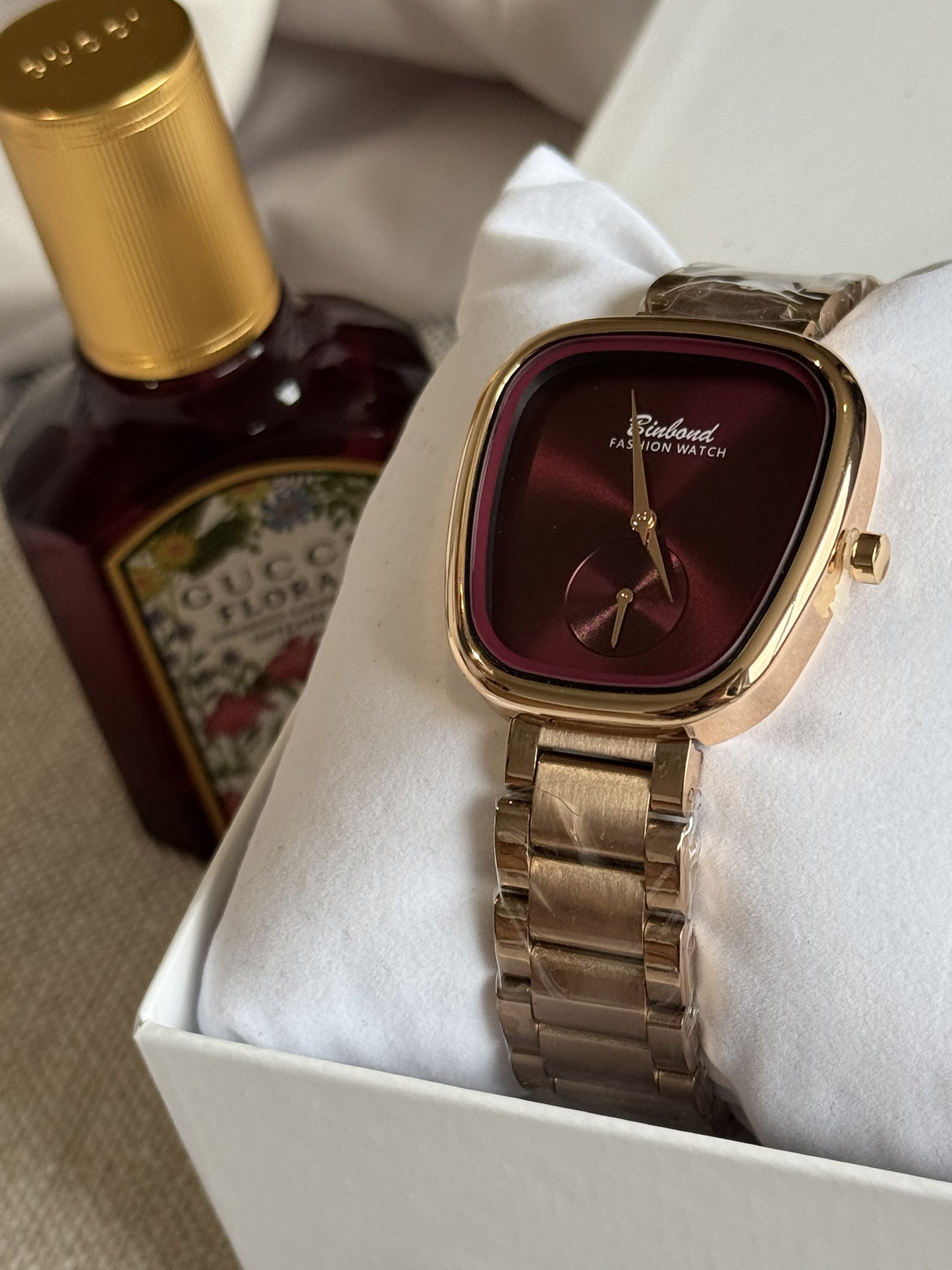Montre Femme Binbond - Boîtier Carré "Vintage Glam" & Cadran Bordeaux Intense